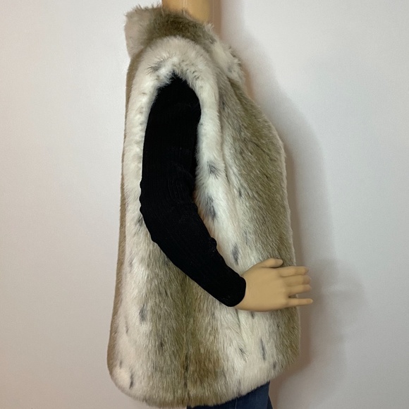 Vintage faux fur cream tan gray zipper mock collared vest with pockets! - Picture 8 of 14